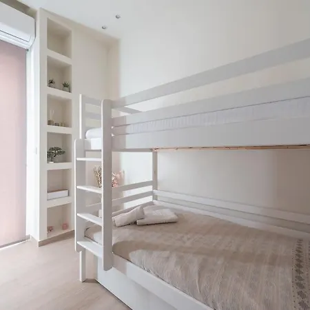 Theros, At Apartment Athens