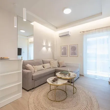 Apartment Theros, At